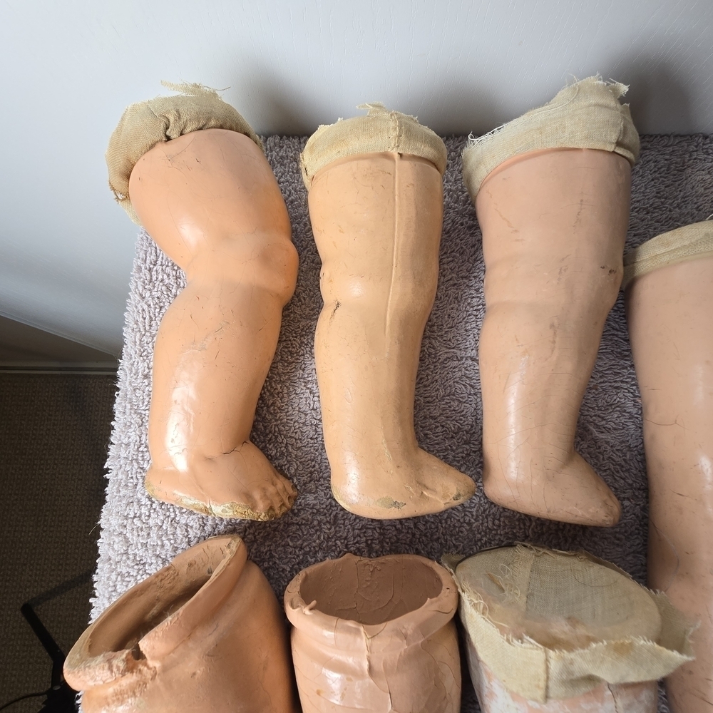 Vintage Doll Legs - Picture 4 of 9